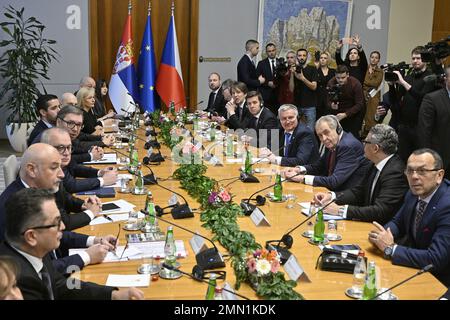 Belehrad, Srbsko. 30th janvier 2023. Le président tchèque Milos Zeman, 3rd à droite, rencontre le président serbe Aleksandar Vucic, 4th à gauche à Belgrade, Serbie, 30 janvier 2023. Crédit : vit Simanek/CTK photo/Alay Live News Banque D'Images