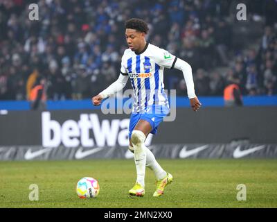 Berlin, Allemagne. 28th janvier 2023. Football: Bundesliga, Hertha BSC - 1. FC Union Berlin, Matchday 18, Olympiastadion, Jean-Paul Boetius de Hertha en action. Crédit : Soeren Stache/dpa - REMARQUE IMPORTANTE : Conformément aux exigences de la DFL Deutsche Fußball Liga et de la DFB Deutscher Fußball-Bund, il est interdit d'utiliser ou d'avoir utilisé des photos prises dans le stade et/ou du match sous forme de séquences et/ou de séries de photos de type vidéo./dpa/Alay Live News Banque D'Images