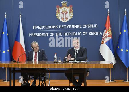 Belehrad, Srbsko. 30th janvier 2023. Le président tchèque Milos Zeman et le président serbe Aleksandar Vucic (à droite) s'expriment lors de la conférence de presse à Belgrade, en Serbie, au 30 janvier 2023. Crédit : vit Simanek/CTK photo/Alay Live News Banque D'Images