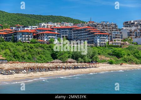 Vue sur le complexe touristique Dinyi Resort à Sveti Vlas, Bulgarie. Banque D'Images