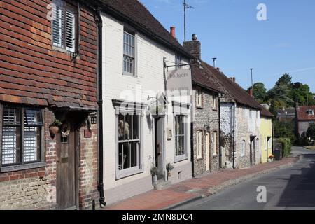 La rue haute dans le joli village d'Alfriston (Alvricestone) mentionnée pour la première fois dans le livre de Doomsday en 1086, East Sussex, Wealden, Royaume-Uni Banque D'Images