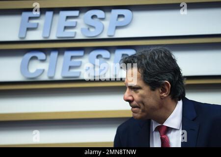 Sao Paulo, Brésil. 30th janvier 2023. SP - Sao Paulo - 01/30/2023 - SAO PAULO, FERNANDO HADDAD, RÉUNION AVEC LE CONSEIL D'ADMINISTRATION de la FIESP - le Ministre des Finances Fernando Haddad parle à la presse après une réunion avec le Conseil d'Administration de la Fédération des Industries de l'Etat de Sao Paulo (FIESP), au siège de la FIESP, Avenida Paulista, région centrale de la ville de Sao Paulo, ce lundi (30). Photo: Ettore Chiereguini/AGIF/Sipa USA crédit: SIPA USA/Alay Live News Banque D'Images