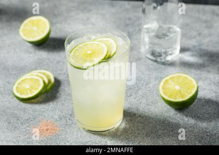 Soda indienne fraîche et rafraîchissante au sel noir et au citron vert Banque D'Images