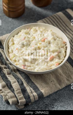 Coleslaw crémeux du sud maison avec mayonnaise et chou Banque D'Images