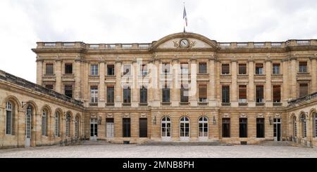 Façade intérieur de l'hôtel de ville du Palais Rohan sur la place Pey Berland à bordeaux Banque D'Images