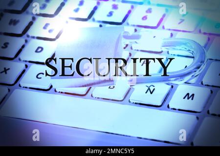Texte de sécurité sur le clavier de l'ordinateur avec cadenas ouvert Banque D'Images