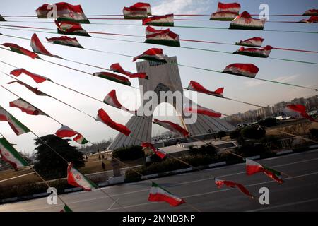 Téhéran, Téhéran, Iran. 29th janvier 2023. Vue sur la Tour Azadi (liberté) dans l'ouest de Téhéran, en Iran, sur 29 janvier 2023. Depuis la mi-septembre, l'Iran a été secoué par des manifestations antigouvernementales qui ont été déclenchées par la mort d'une femme détenue par la police morale du pays. Les manifestations se sont rapidement multipliées pour appeler à la fin de plus de quatre décennies de la règle cléricale du pays. (Credit image: © Rouzbeh Fouladi/ZUMA Press Wire) USAGE ÉDITORIAL SEULEMENT! Non destiné À un usage commercial ! Banque D'Images