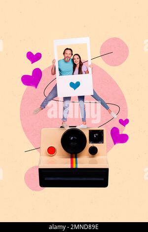 Picture magazine sketch collage poster carte postale de famille heureuse faire photo sauver histoire d'amour isolée sur fond de dessin Banque D'Images