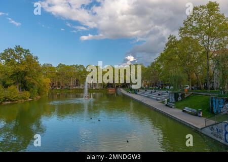 Lac et jardins Feuersee, Grünanlage, Feuerseeplatz, Stuttgart, Allemagne du Sud Banque D'Images