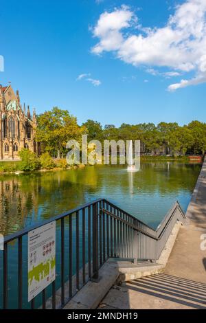 Lac et jardins Feuersee, Grünanlage, Feuerseeplatz, Stuttgart, Allemagne du Sud Banque D'Images