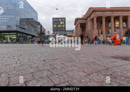 Rue commerçante principale Könistrasse dans le centre-ville, Shopping passage Königsbau, Stuttgart, Bade-Wurtemberg, Allemagne du Sud, Europe Banque D'Images