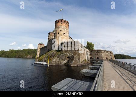 Savonlinna, Finlande - 11 août 2021 : vue sur le château d'Olavinlinna à Savonlinna en été Banque D'Images