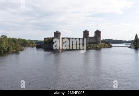 Savonlinna, Finlande - 11 août 2021 : vue sur le château d'Olavinlinna à Savonlinna en été Banque D'Images