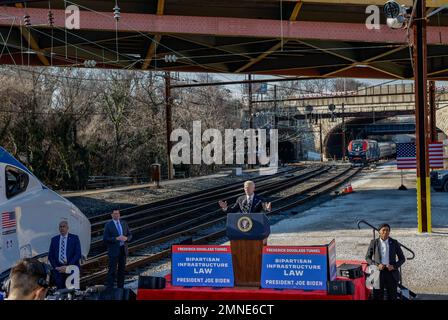 Baltimore City, États-Unis. 30th janvier 2023. Le président Joe Biden s'exprime à la gare de Pennsylvanie, près du site du projet de réhabilitation des tunnels de Baltimore et Potomac, financé par le bipartisan Infrastructure Law à la 30 janvier 2023, dans la ville de Baltimore, au Maryland Le projet a été lancé pour remplacer le tunnel de Baltimore et de Potomac, vieux de 150 ans, qui est une composante importante du réseau ferroviaire américain de la région de l'atlantique. Photo par Jemal Countess/UPI crédit: UPI/Alay Live News Banque D'Images