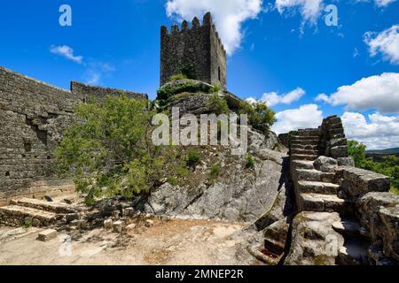 Château et tour, Sortelha, Serra da Estrela, Beira Alta, Portugal Banque D'Images