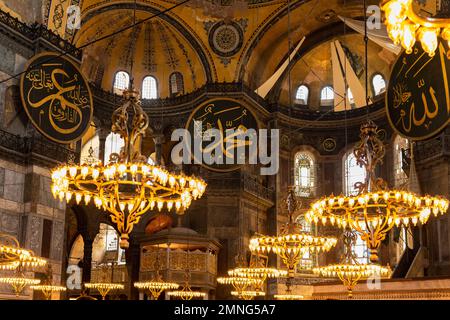 Intérieur de la grande mosquée Sainte-Sophie, Istanbul, Turquie Banque D'Images