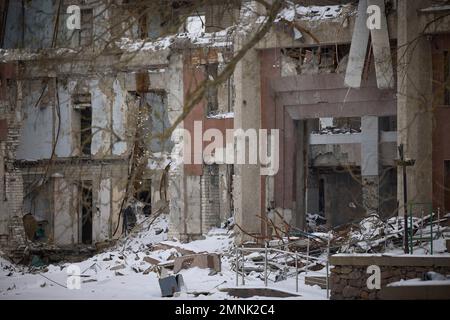 Mykolaiv, Ukraine. 30th janvier 2023. Le bâtiment de l'Administration militaire régionale de Mykolaiv détruit par une attaque de missiles lors de l'invasion russe de la ville de Nikolaev, 30 janvier 2023, à Mykolaiv, en Ukraine. Credit: Présidence de l'Ukraine/Bureau de presse présidentiel ukrainien/Alamy Live News Banque D'Images