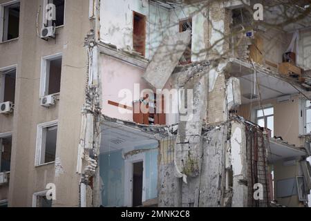 Mykolaiv, Ukraine. 30th janvier 2023. Le bâtiment de l'Administration militaire régionale de Mykolaiv détruit par une attaque de missiles lors de l'invasion russe de la ville de Nikolaev, 30 janvier 2023, à Mykolaiv, en Ukraine. Credit: Présidence de l'Ukraine/Bureau de presse présidentiel ukrainien/Alamy Live News Banque D'Images