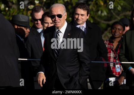 Washington, Vereinigte Staaten. 30th janvier 2023. Le président des États-Unis Joe Biden arrive, après avoir parlé à Baltimore, à la Maison Blanche à Washington, DC sur 30 janvier 2023. Credit: Chris Kleponis/Pool via CNP/dpa/Alay Live News Banque D'Images