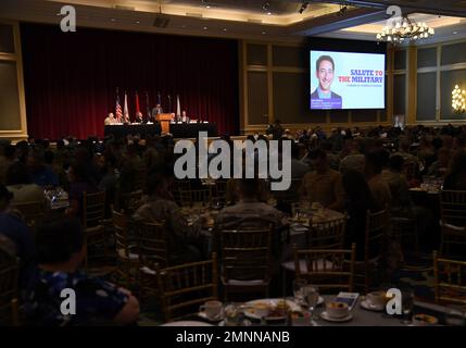 Sam Sandoz, président de la Chambre de commerce de la côte du golfe du Mississippi, prononce un discours au cours du Salute annuel 41st à l'armée à l'intérieur du beau Rivage Resort and Casino à Biloxi, Mississippi, le 4 octobre 2022. La Chambre de commerce de la côte du golfe du Mississippi a accueilli un événement qui a reconnu les hommes et les femmes qui servent dans les forces militaires le long de la côte du golfe. Banque D'Images