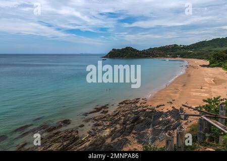 Kantiang Bay, belle plage dans le paysage tropical. Ko Lanta, Krabi, Thaïlande. Banque D'Images