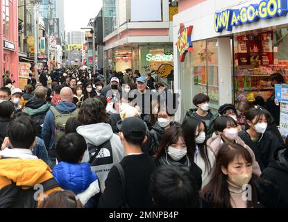 La rue Takeshita animée à Harajuku, Tokyo, Japon. Banque D'Images