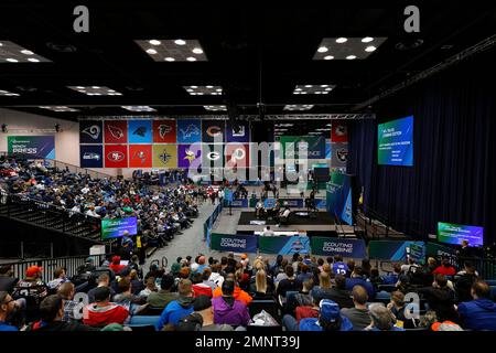 IMAGE DISTRIBUTED FOR NFL - Host Scott Hanson, left, speaks with Josh  McCowen, center left, quarterback with the New York Jets, Chad Pennington,  center right, former NFL quarterback, Jacoby Brissett, quarterback with