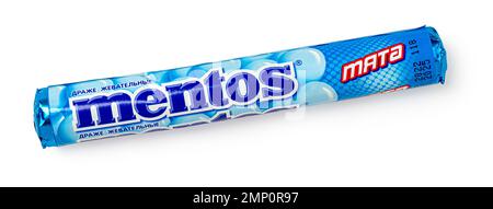 Anapa, Russie - décembre 10, 2022: pack de Mint Mentos sur fond blanc Uni, le 13th octobre 2016. La marque Mentos est détenue et produite b Banque D'Images