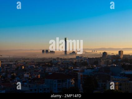 Lever de soleil sur Djamaa el Djazair dans la brume, Afrique du Nord, Alger, Algérie Banque D'Images