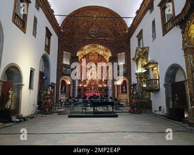 Portugal, Açores, Sao Miguel, Ponta Delgada : intérieur de l'église baroque de l'ancien collège jésuite (Igreja do Colegio), datant de l' Banque D'Images