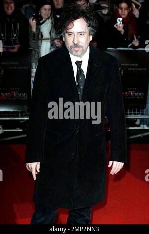 Le réalisateur Tim Burton assiste à la première européenne de son nouveau film « Weeney Todd » au cinéma Odeon de Leicester Square. Londres, Royaume-Uni. 1/10/08. Banque D'Images