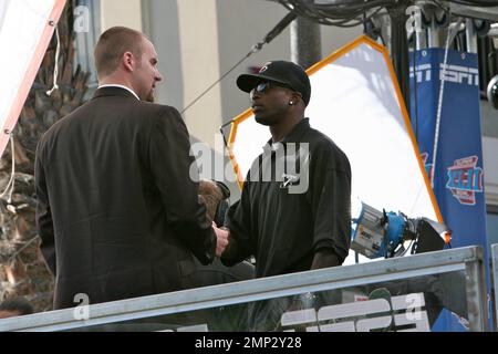 Chad Johnson arrive pour être interviewé sur ESPN. Scottsdale, Arizona. 1/30/08. Banque D'Images