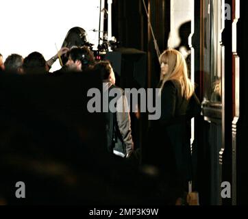 Exclusif !! Kate Hudson et Anne Hathaway photographent une scène pour Bride Wars. Boston, Ma. 4/24/08. Banque D'Images