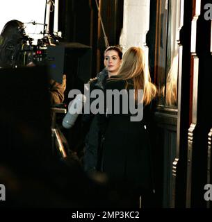 Exclusif !! Kate Hudson et Anne Hathaway photographent une scène pour Bride Wars. Boston, Ma. 4/24/08. Banque D'Images