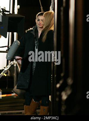Exclusif !! Kate Hudson et Anne Hathaway photographent une scène pour Bride Wars. Boston, Ma. 4/24/08. Banque D'Images