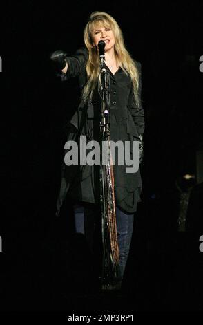 Stevie Nicks, chanteur et compositeur, se produit en concert au Seminole Hard Rock Hotel & Casino. Hollywood, Floride. 6/7/08. Banque D'Images