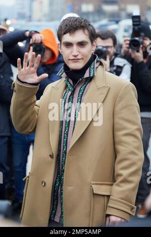 MILAN, ITALIE - 15 JANVIER 2023: Rocco Fasano avant Etro défilé de mode, Milan Fashion week Street style Banque D'Images