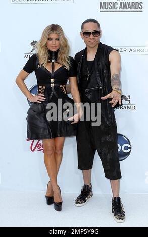 Black Eyed Peas Fergie et Taboo qui ont remporté un prix lors des Billboard Music Awards 2011 au MGM Grand Garden Arena de Las Vegas, Nevada. 05/22/11. Banque D'Images