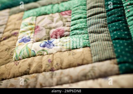 Tapis fabriqué avec des morceaux de tissu. Banque D'Images
