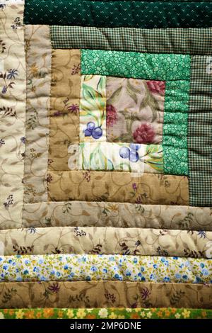 Tapis fabriqué avec des morceaux de tissu. Banque D'Images