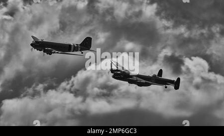 Lancaster, Dakota et Spitfires à RIAT Banque D'Images