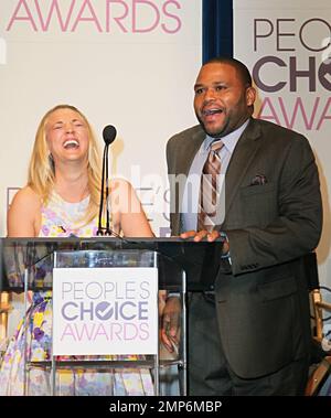 Accueillir Kaley Cuoco et Anthony Anderson à 2013 Prix du choix du peuple annonces de candidatures tenues au Paley Centre for Media à Beverly Hills, CA. 15th novembre 2012. Banque D'Images