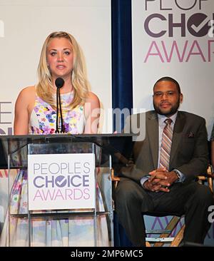 Accueillir Kaley Cuoco et Anthony Anderson à 2013 Prix du choix du peuple annonces de candidatures tenues au Paley Centre for Media à Beverly Hills, CA. 15th novembre 2012. Banque D'Images