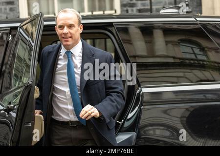 Londres, Royaume-Uni. 31st janvier 2023. Dominic Raab, vice-premier ministre Lord Chancelier et secrétaire d'État à la Justice, arrive à une réunion du cabinet au 10 Downing Street Londres. Crédit : Ian Davidson/Alay Live News Banque D'Images