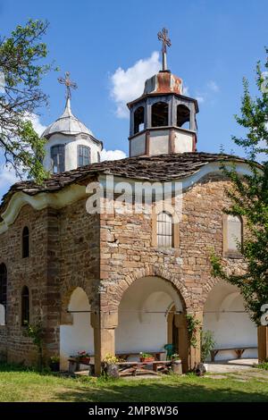 Staro Stefanovo village, église à trois nefs 'Nativité de la Bienheureuse Vierge Marie', église orthodoxe, municipalité de Lovech, Balkans, Bulgarie Banque D'Images