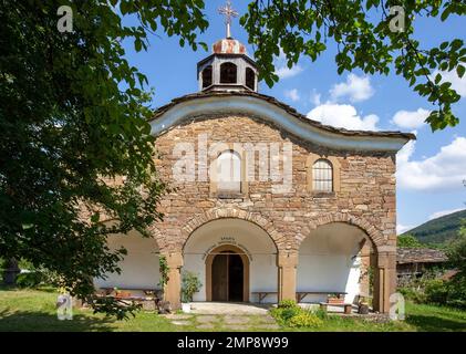 Staro Stefanovo village, église à trois nefs 'Nativité de la Bienheureuse Vierge Marie', église orthodoxe, municipalité de Lovech, Balkans, Bulgarie Banque D'Images