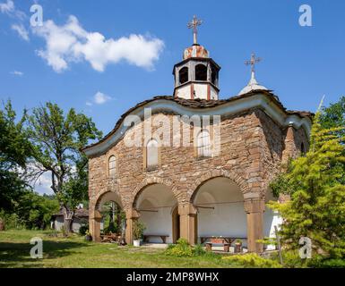 Staro Stefanovo village, église à trois nefs 'Nativité de la Bienheureuse Vierge Marie', église orthodoxe, municipalité de Lovech, Balkans, Bulgarie Banque D'Images