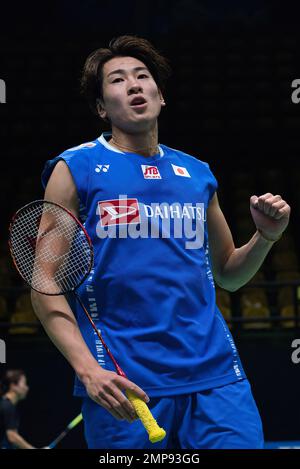 Bangkok, Thaïlande. 31st janvier 2023. Riku Hatano du Japon joue contre Julien Carraggi de Belgique pendant le match unique de Badminton Men dans le Princess Sirivannanari Thailand Masters 2023 au stade Nimibutr. Riku Hatano a gagné Julien Carraggi 2:0 (21:13, 21:11). Crédit : SOPA Images Limited/Alamy Live News Banque D'Images