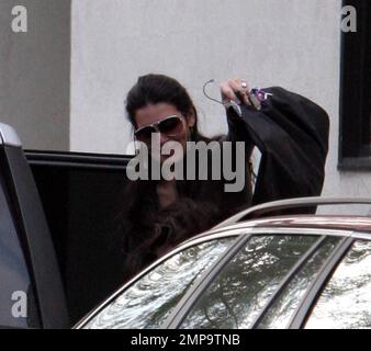 Exclusif !! Angie Harmon shopping sur Melrose Avenue à Los Angeles, CA. 1/25/06 Banque D'Images