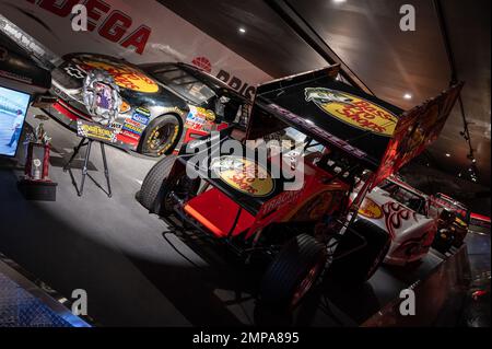 Gros plan de la voiture Sprint World of Outlaws exposée dans les boutiques Bass Pro Banque D'Images